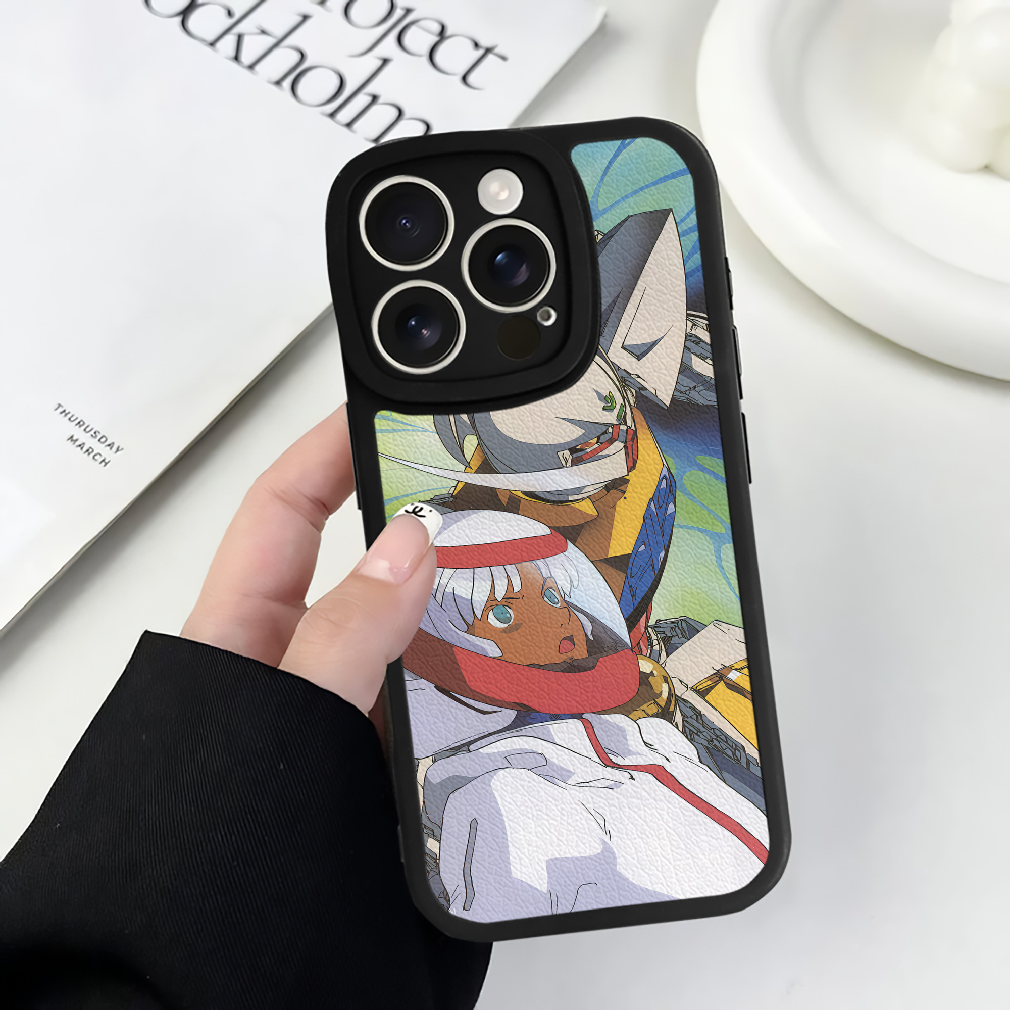 （画像用） 機動戦士ガンダム Mobile Suit Gundam 【iPhone 16シリーズ対応】シリコンスマホケース（レザー調） 材質：シリコン
